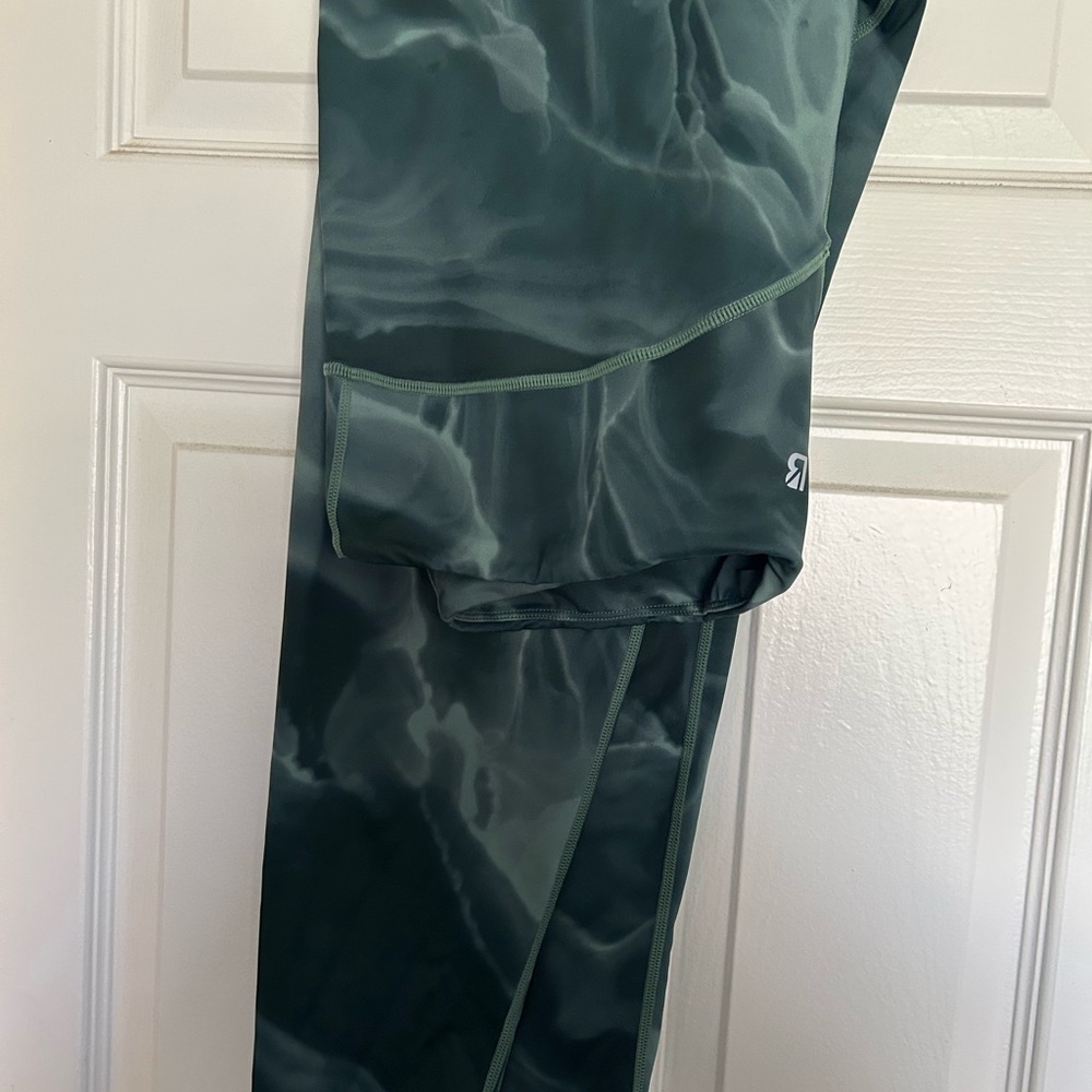 BUFFBUNNY Green Patterned Leggings